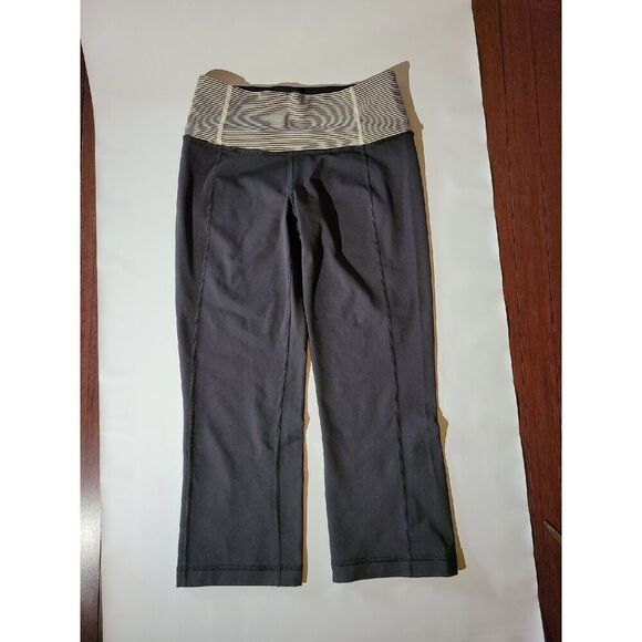 Lululemon Crop Pants Leggings Size 4 - Picture 1 of 6
